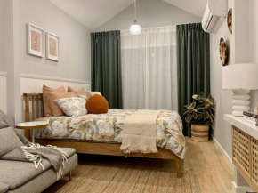 Stylish Geelong Cabin - Your home away from home, Geelong